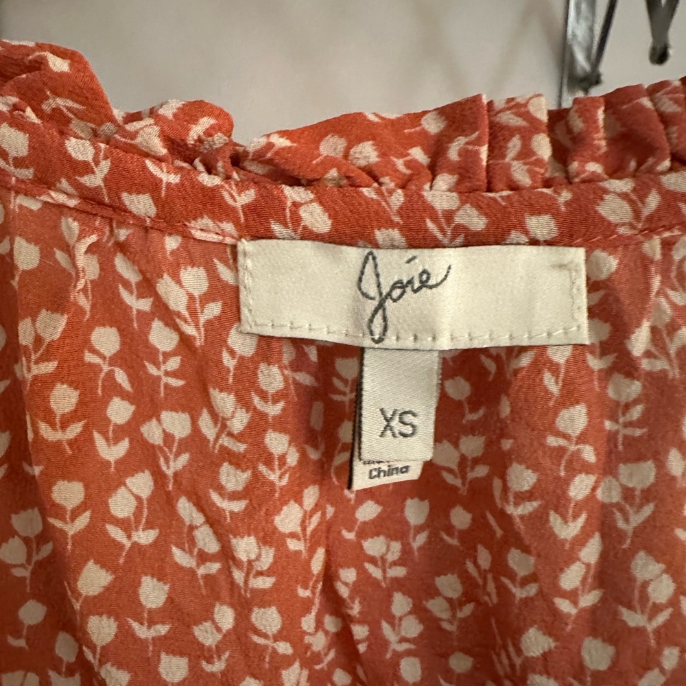 Adjustable Spaghetti Strap Blouse/Tank. Like New. - image 2